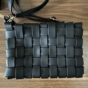ANTHROPOLOGIE LINDY WOVEN CLUTCH (Black)